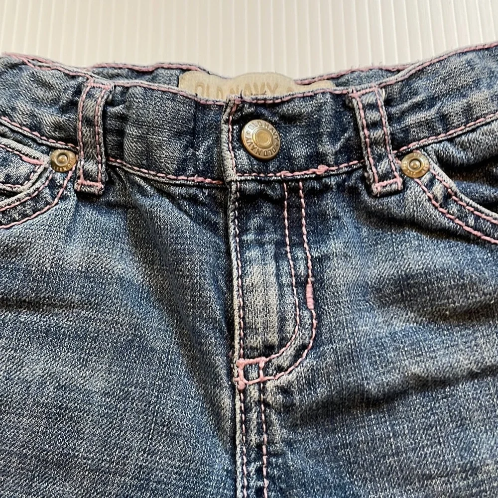 2 pair of toddler jeans, Old Navy & Kids Play. Pink details. Size 2T & 24 months
